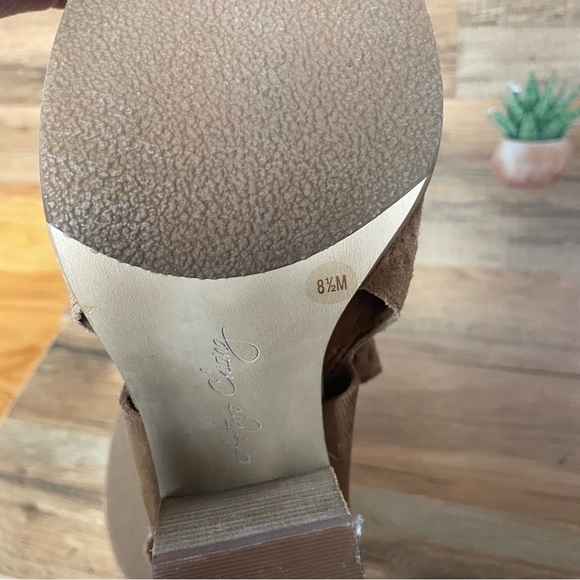 Arturo Chiang Macadamia Cow Split Suede Janel Heels peep toe Womens Size 8.5 - Picture 9 of 10